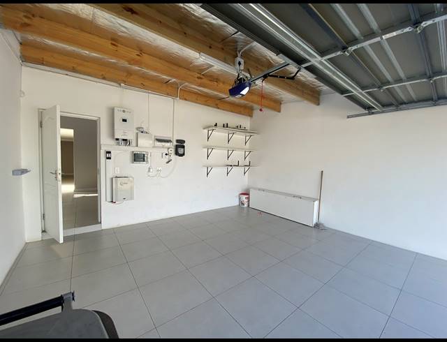 3 BEDROOM FREESTANDING TO LET IN SANDOWN
